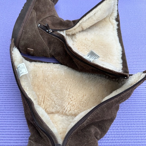 Women’s UGG boots - Picture 7 of 12